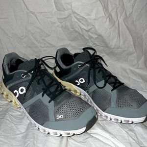 ON WOMENS RUNNING SHOES